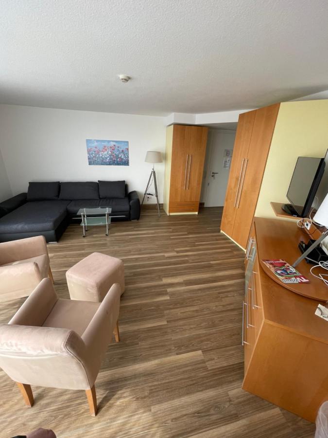 Nordseehotel Benser Hof Am Hafen Бензерзил Екстериор снимка