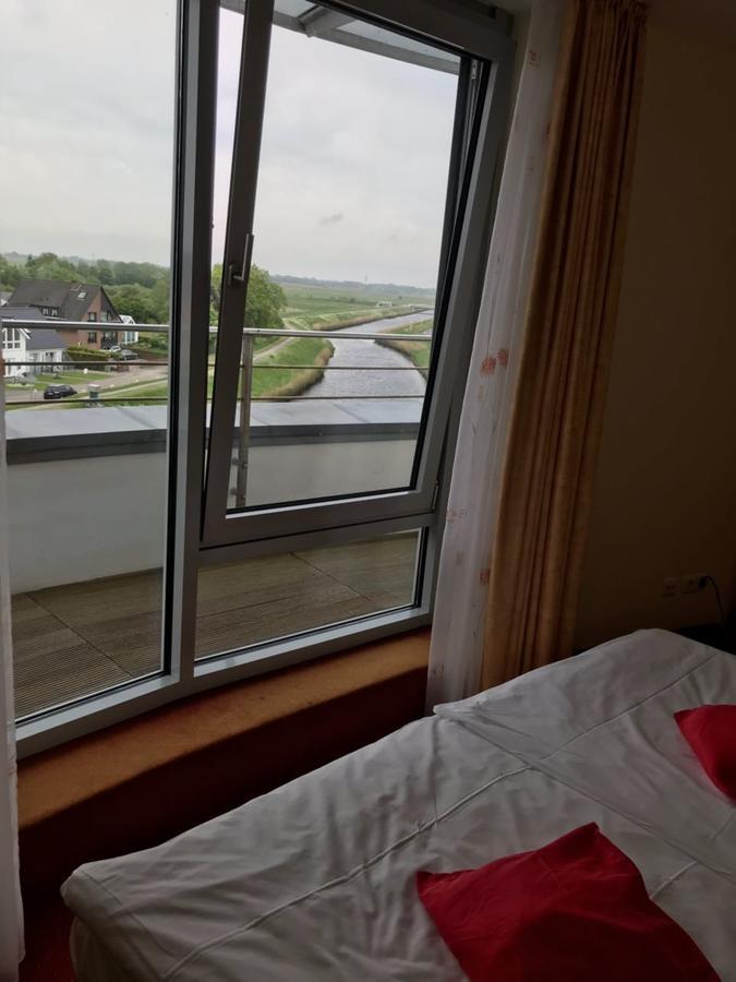 Nordseehotel Benser Hof Am Hafen Бензерзил Екстериор снимка