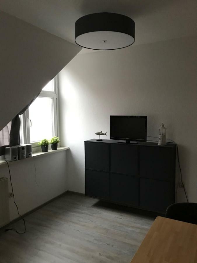 Nordseehotel Benser Hof Am Hafen Бензерзил Екстериор снимка